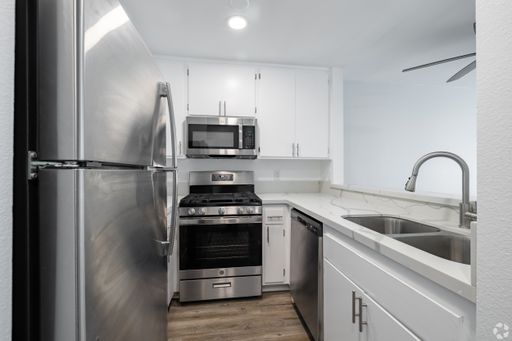 5405 Lindley - Gorgeous, fully renovated building located in Tarzana