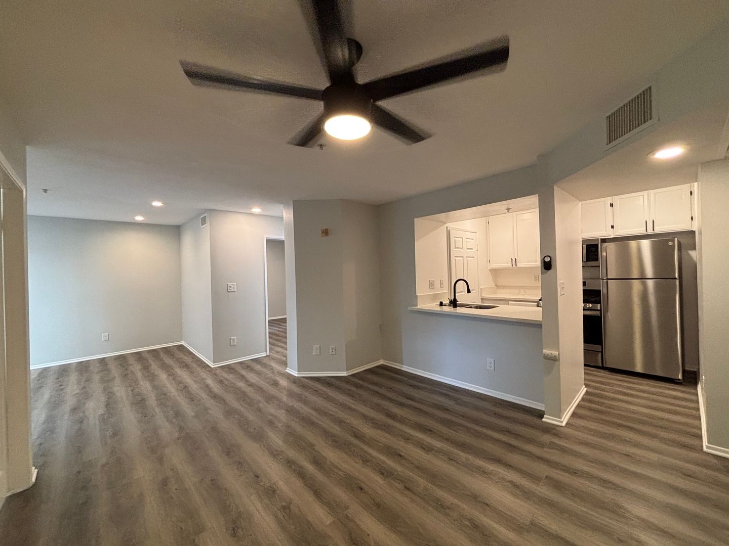 Los Angeles Apartment: 315 South Virgil Avenue