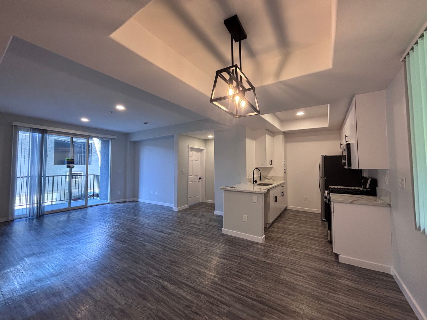 Los Angeles Apartment: 2820 Sawtelle Boulevard