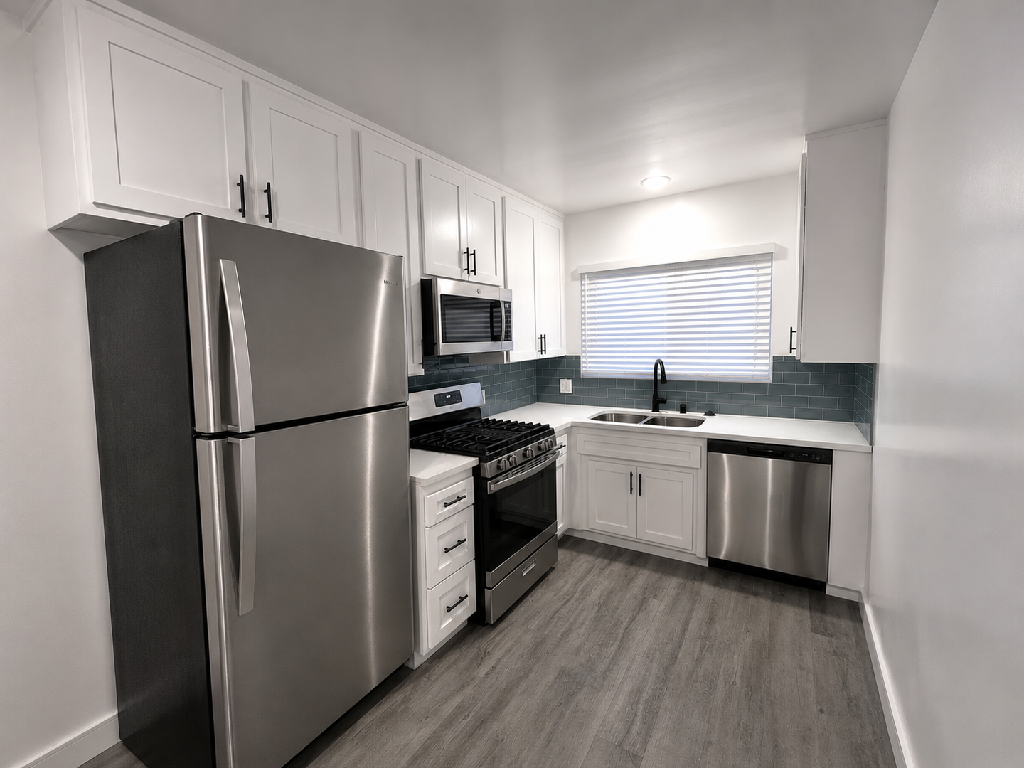 Santa Monica Apartment: 123 California Ave