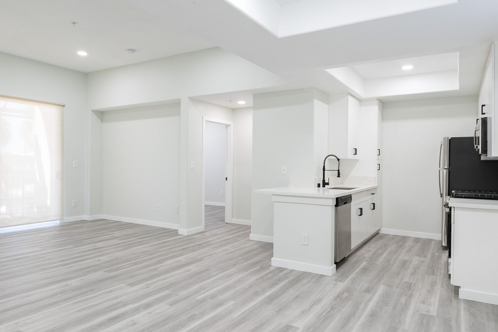 Los Angeles Apartment: 2820 Sawtelle Boulevard