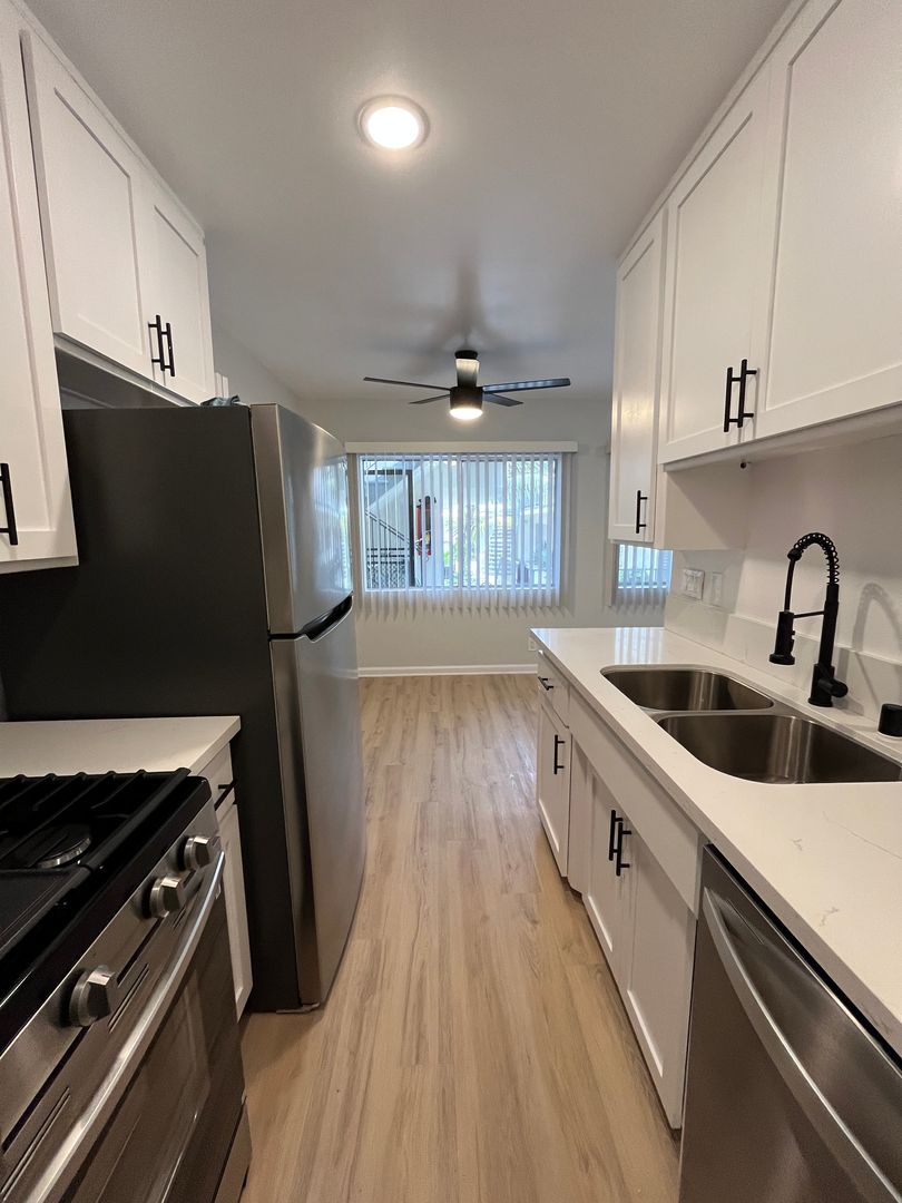 Los Angeles Apartment: 12323 Texas Ave