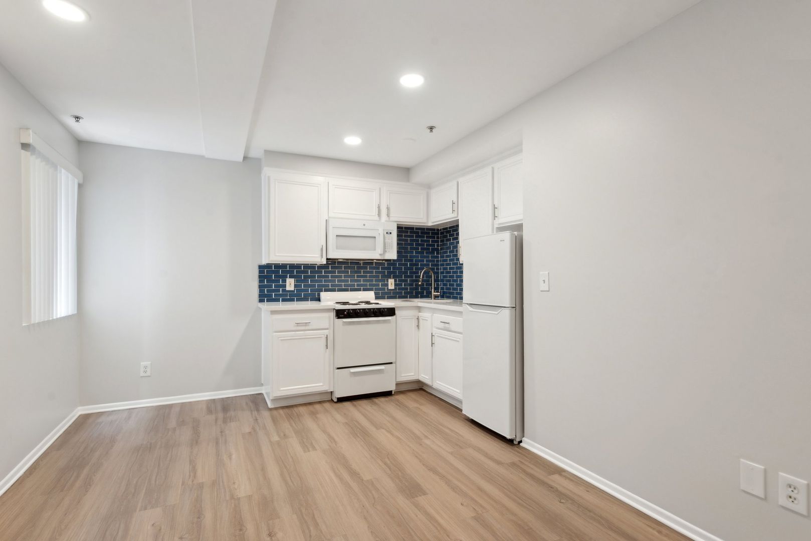 Santa Monica Apartment: 1015 2nd Street