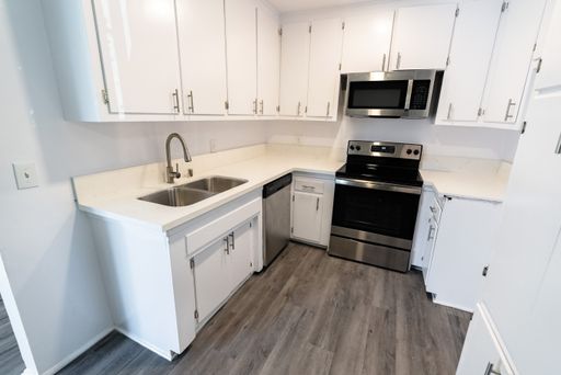4950 Coldwater- Gorgeous, fully renovated building located in Sherman Oaks – photo 1