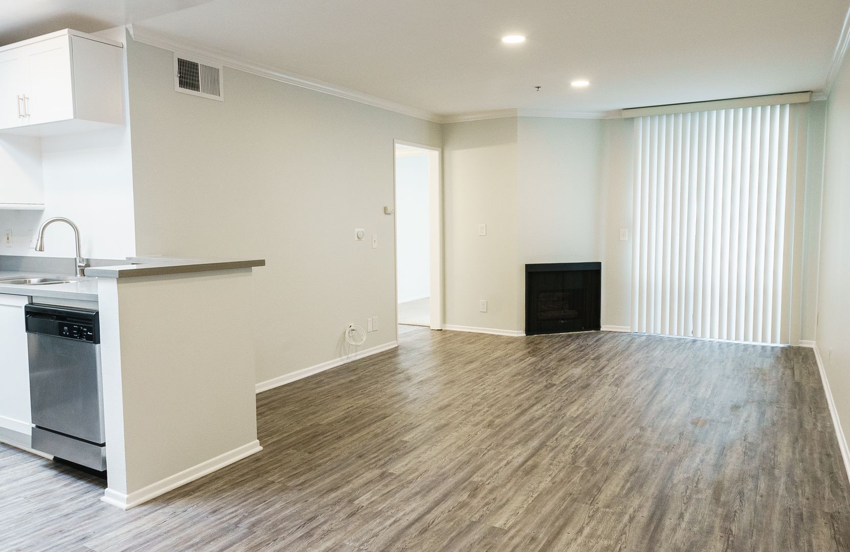 Los Angeles Apartment: 1223 Federal Ave