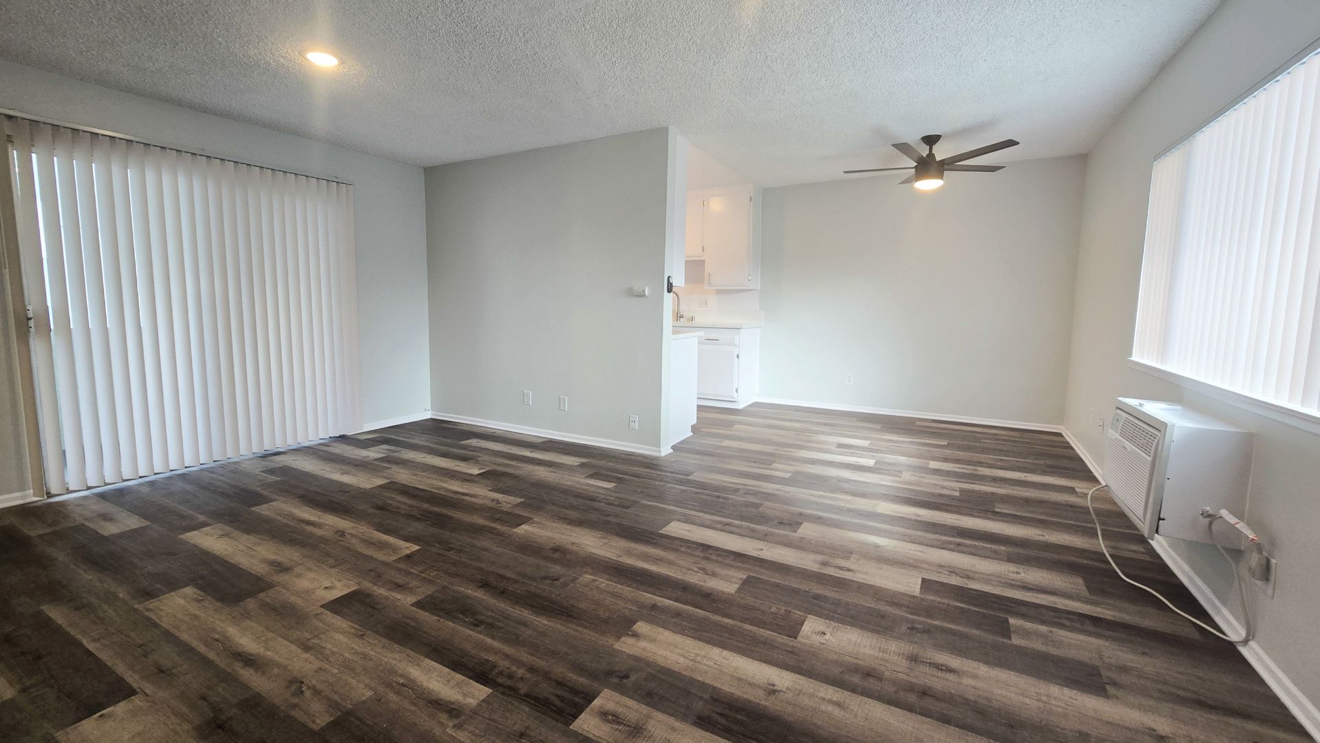Northridge Apartment: 18424 Halsted Avenue