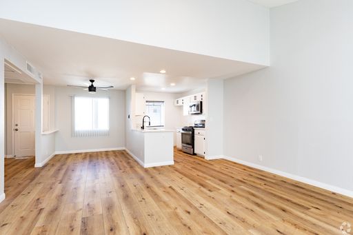 1945 Glendon - Gorgeous, fully renovated building located in West Los Angeles – photo 1