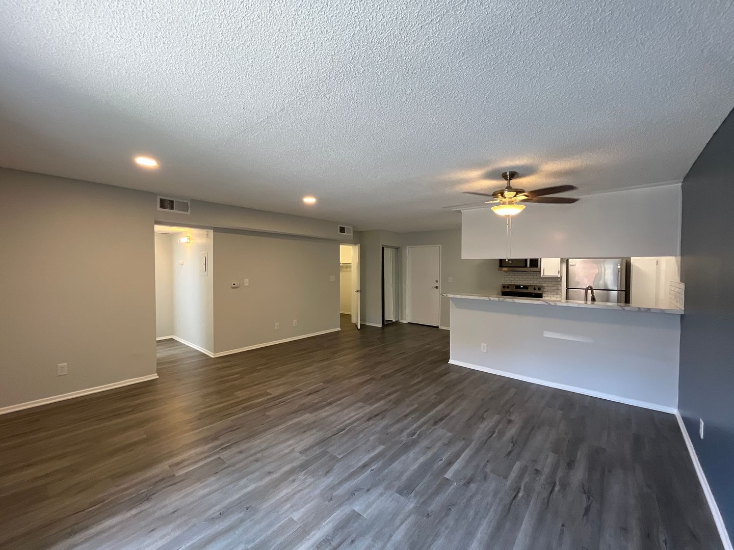 Los Angeles Apartment: 951 S. Oxford Ave