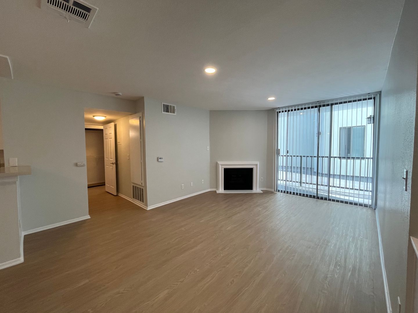 Sherman Oaks Apartment: 5235 Kester Ave.