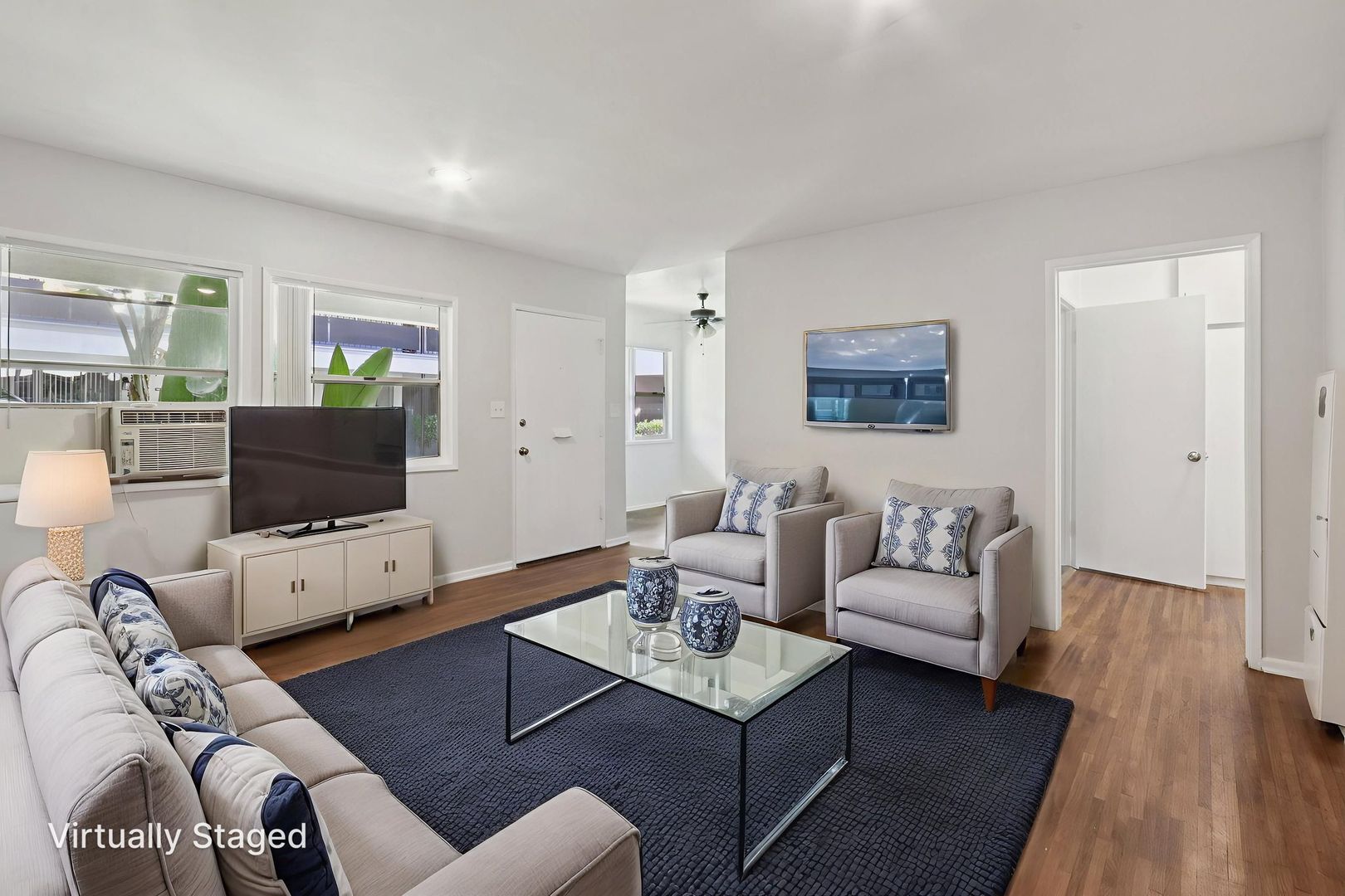 Los Angeles Apartment: 652 Veteran Ave