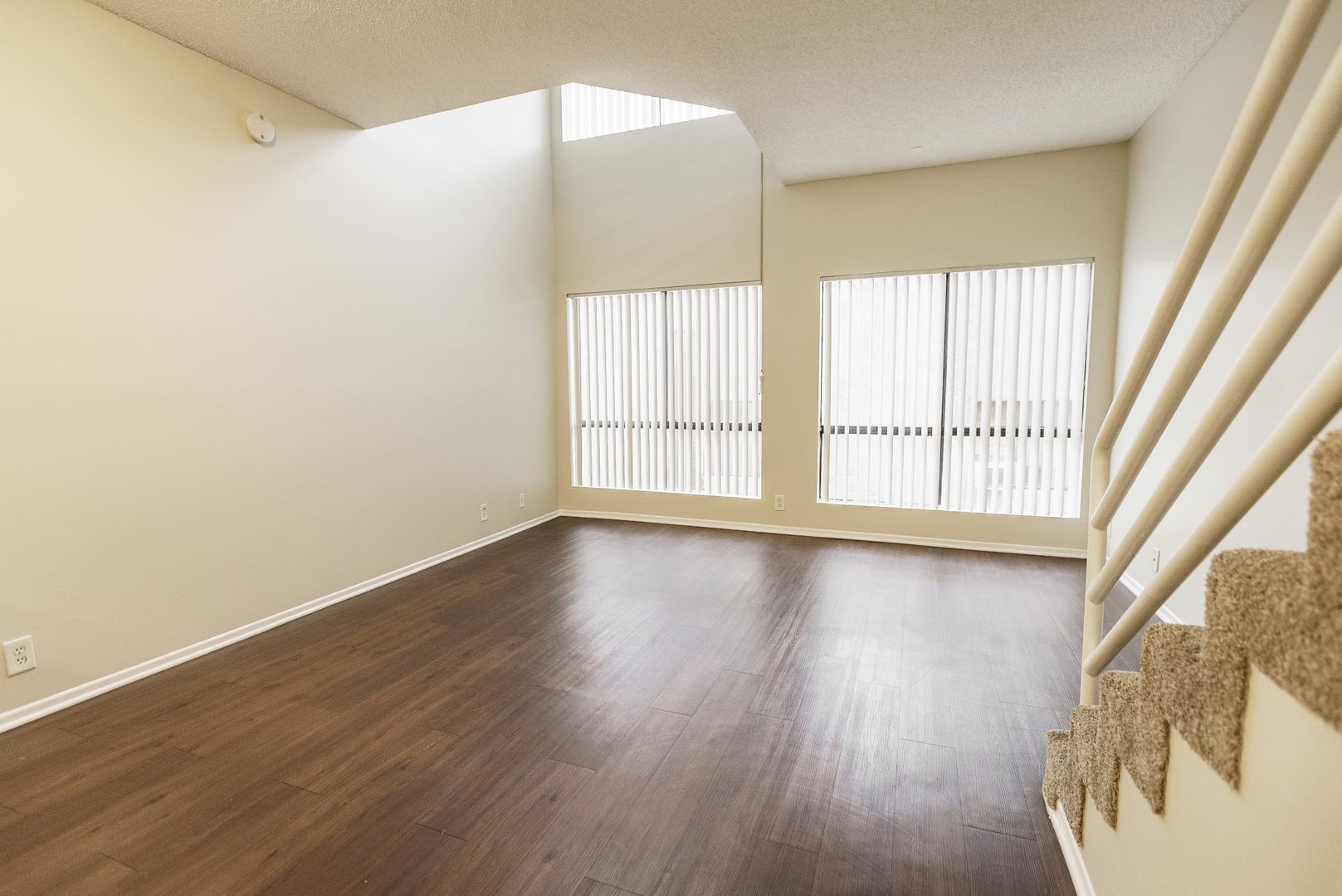 Los Angeles Apartment: 747 Gayley Ave