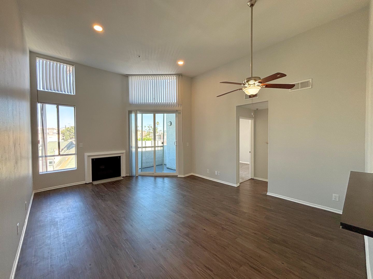 Los Angeles Apartment: 845 S. Kingsley Dr.