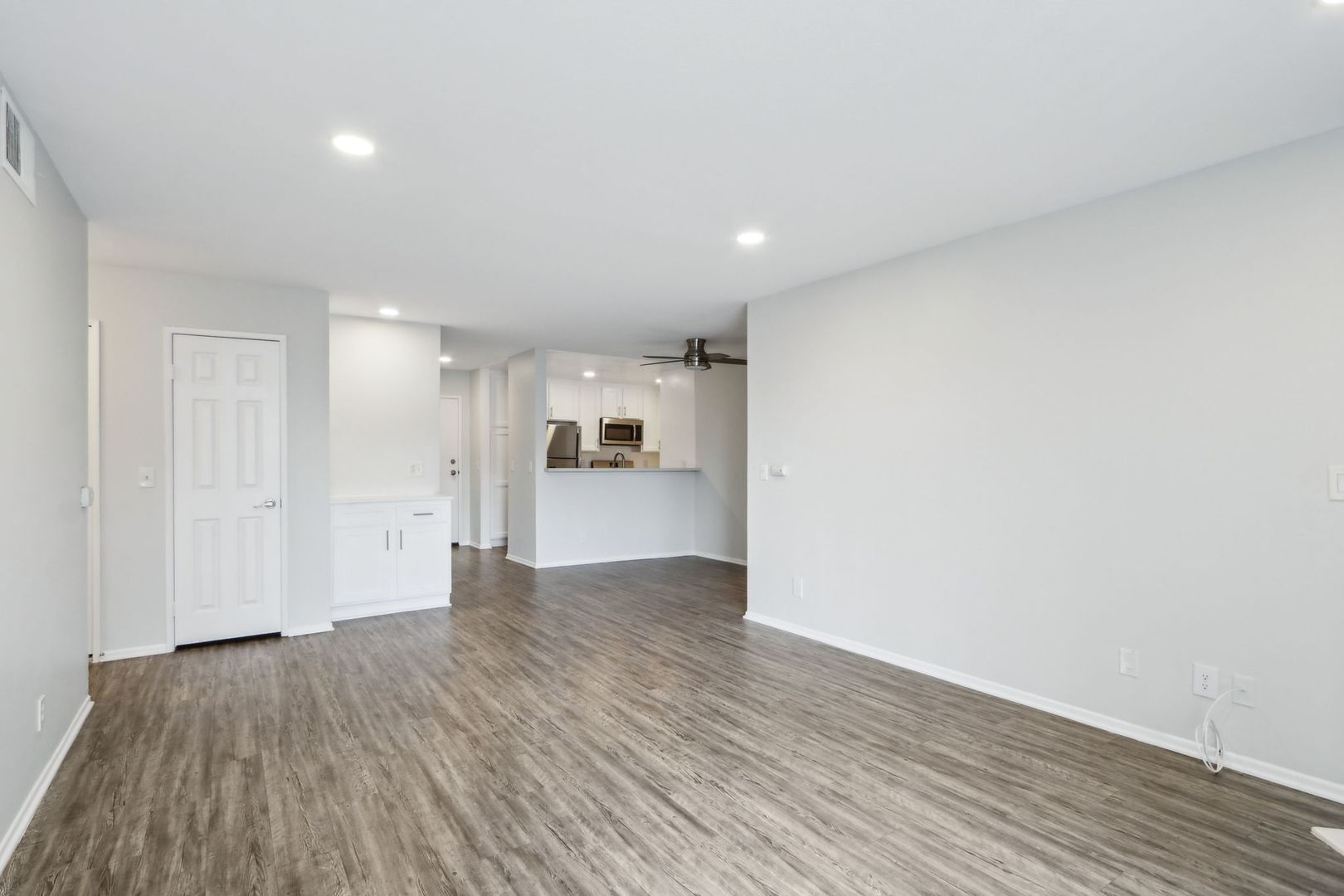 Sherman Oaks Apartment: 5235 Kester Ave.