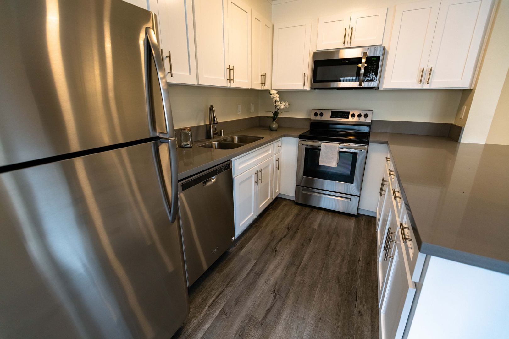 Los Angeles Apartment: 1635 North Martel Avenue