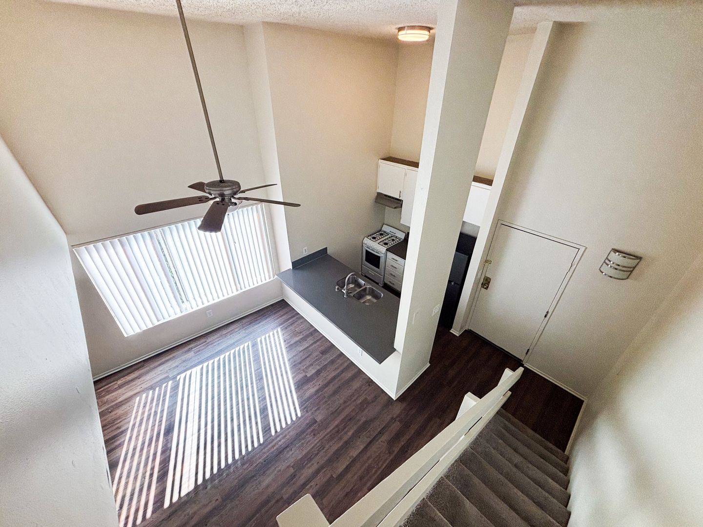 Los Angeles Apartment: 641 Gayley Ave