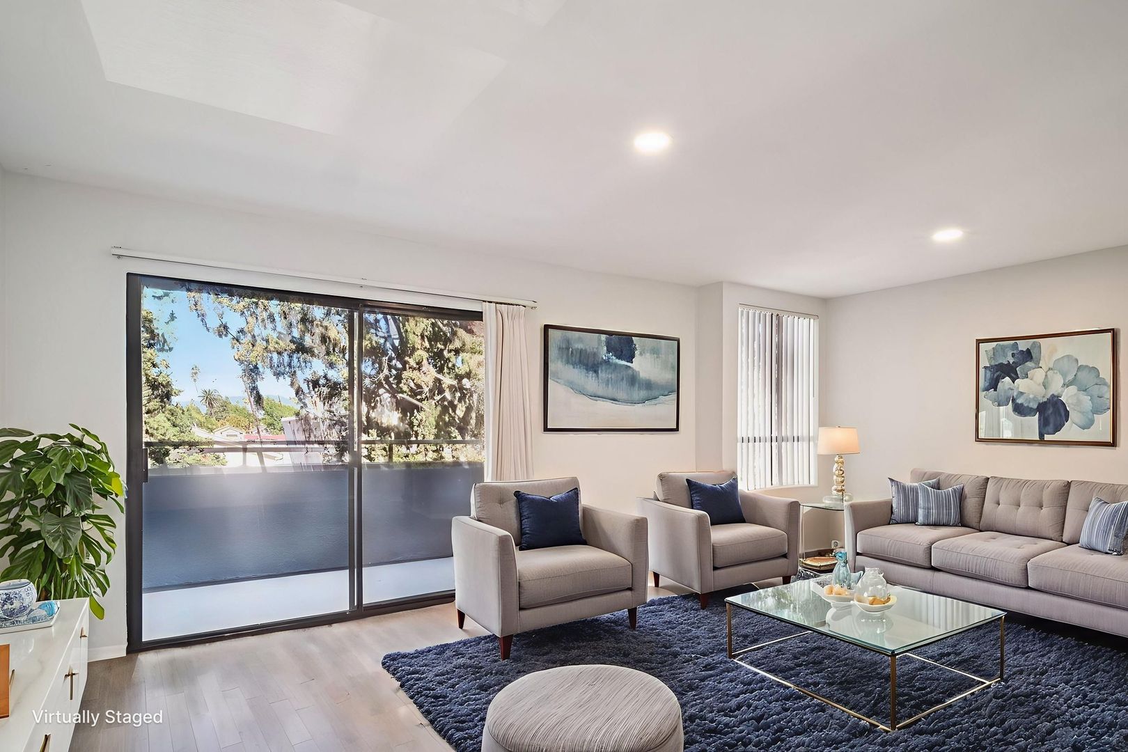 Van Nuys Apartment: 6310 Sylmar Ave