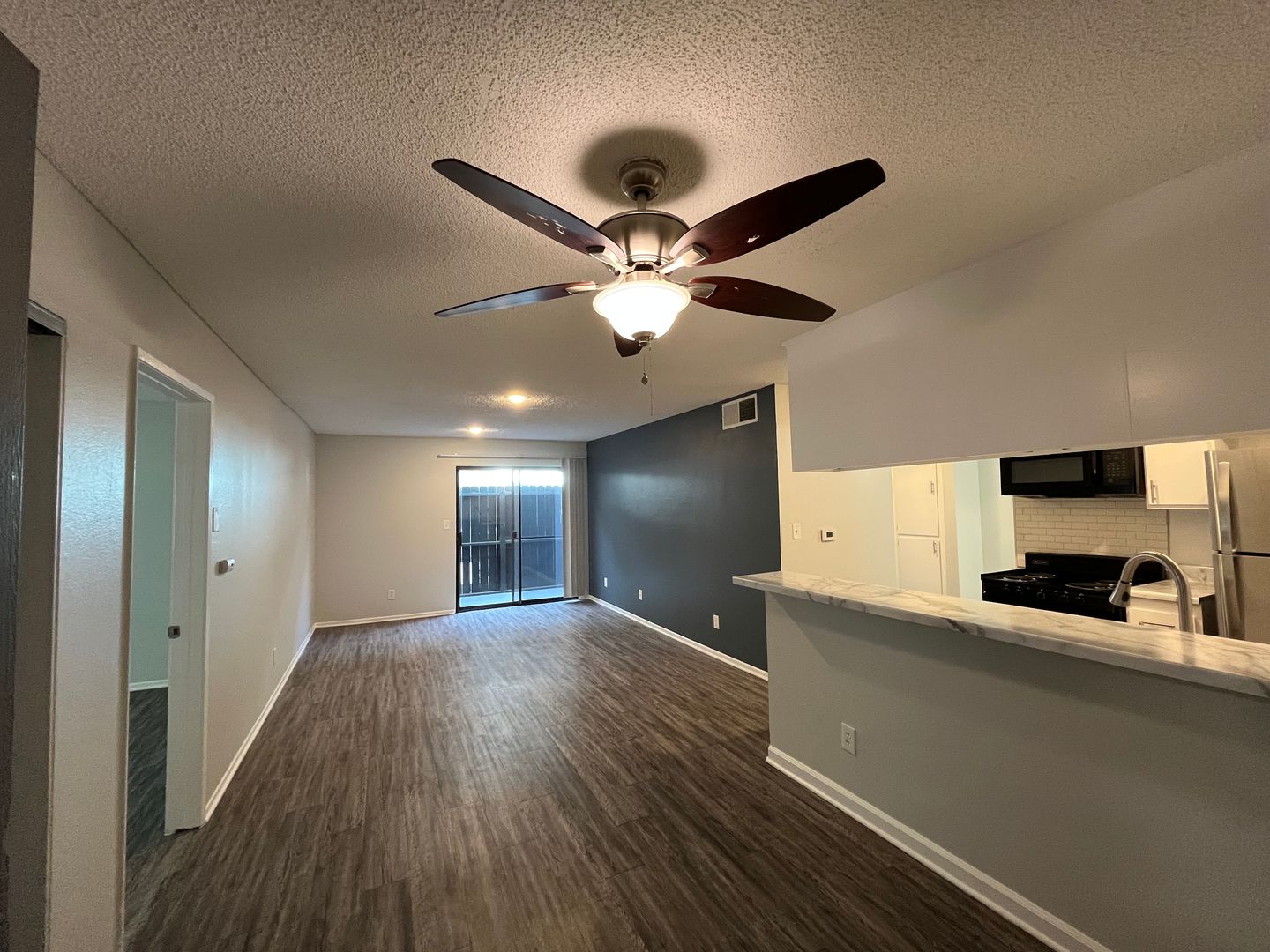 Los Angeles Apartment: 951 S. Oxford Ave