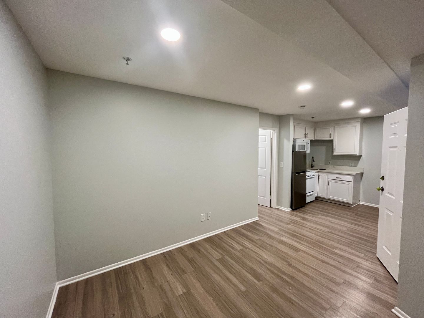 Santa Monica Apartment: 1015 2nd Street