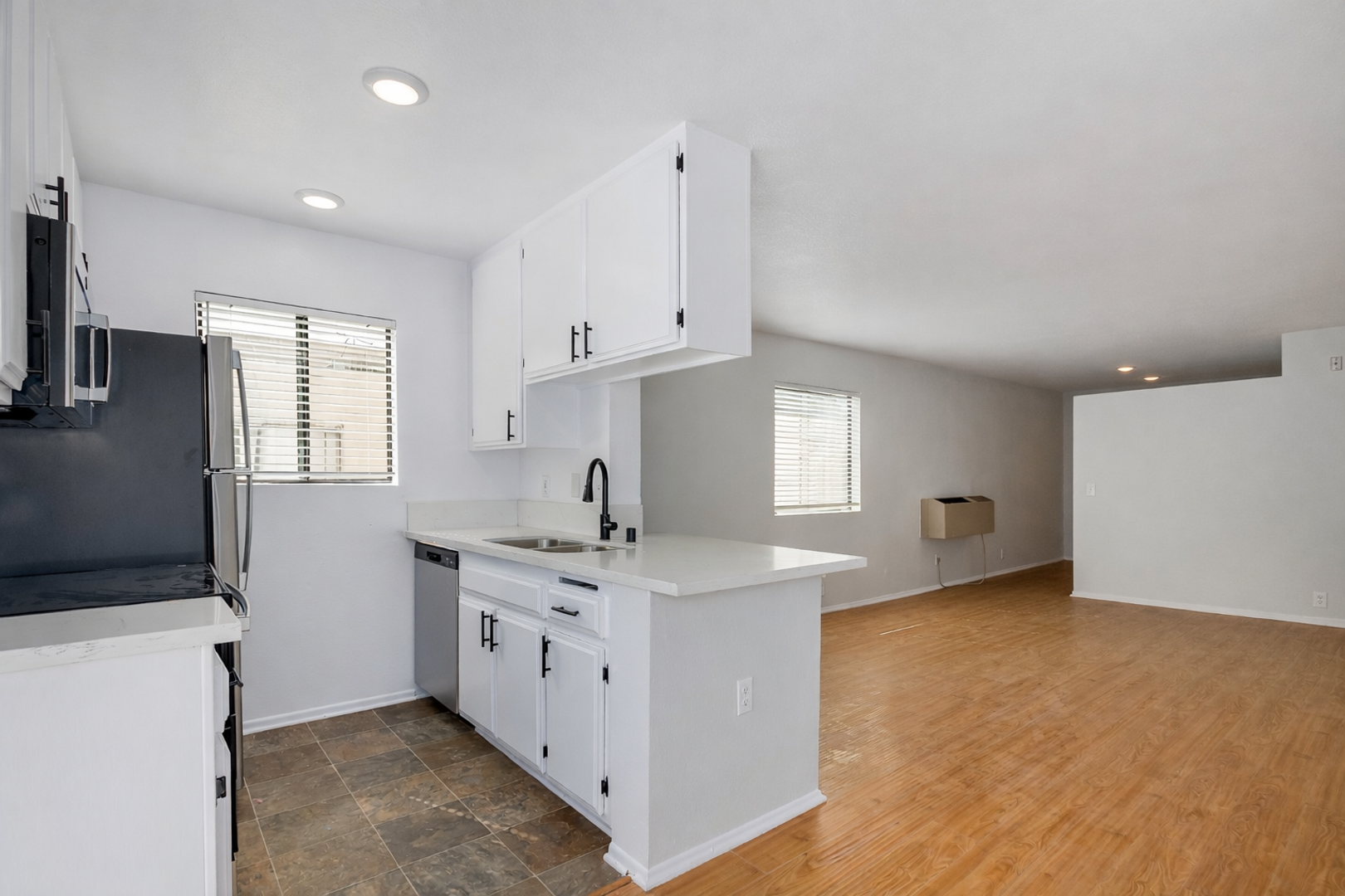 Los Angeles Apartment: 132 S. Clark Drive