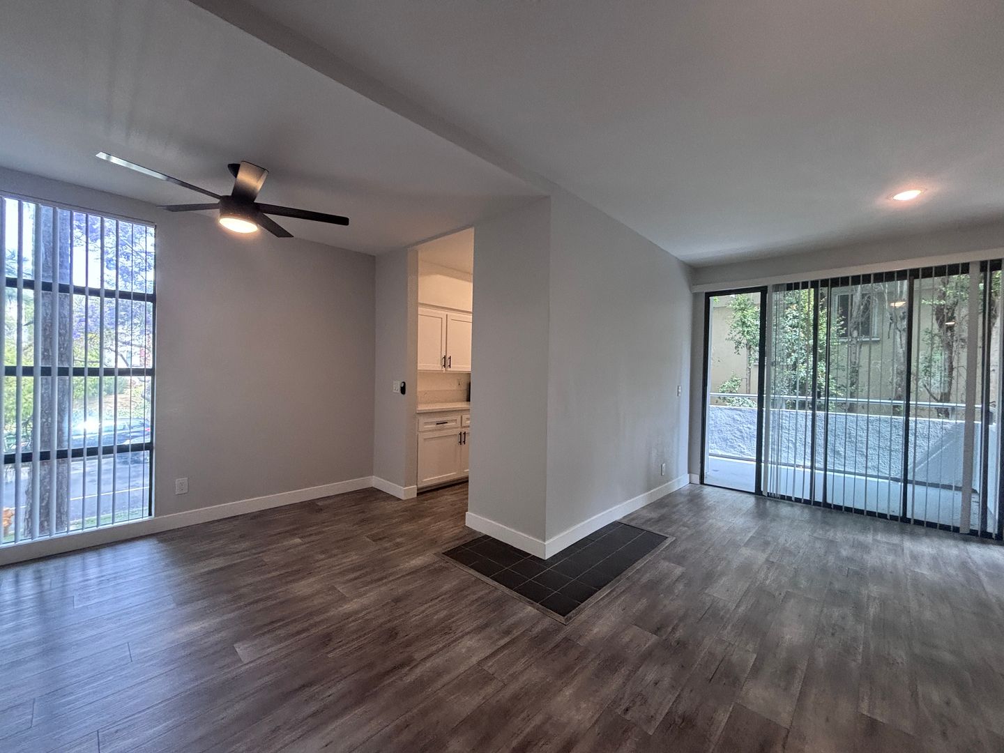 Los Angeles Apartment: 1527 Veteran Avenue