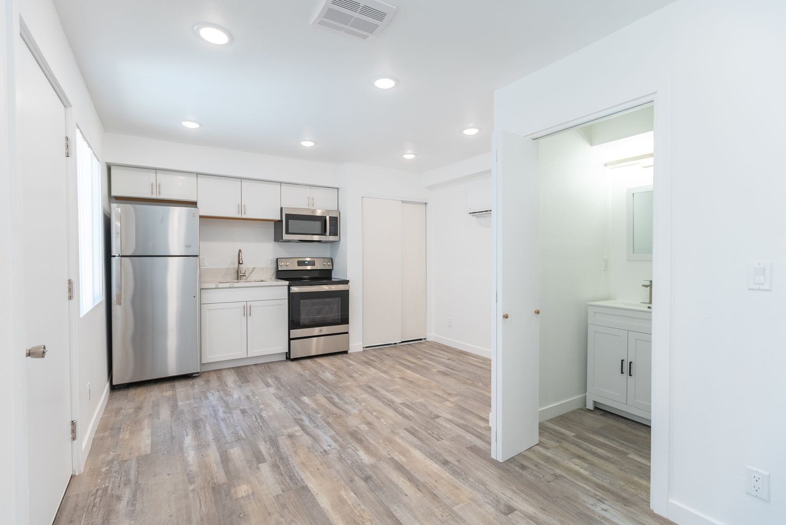 Northridge Apartment: 18407 Dearborn Street