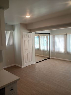 5302 Colodny - Gorgeous, fully renovated building located in Agoura Hills with 2 car garage