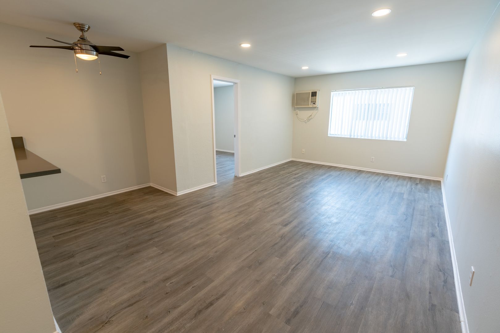 Los Angeles Apartment: 2039 N Las Palmas Ave.