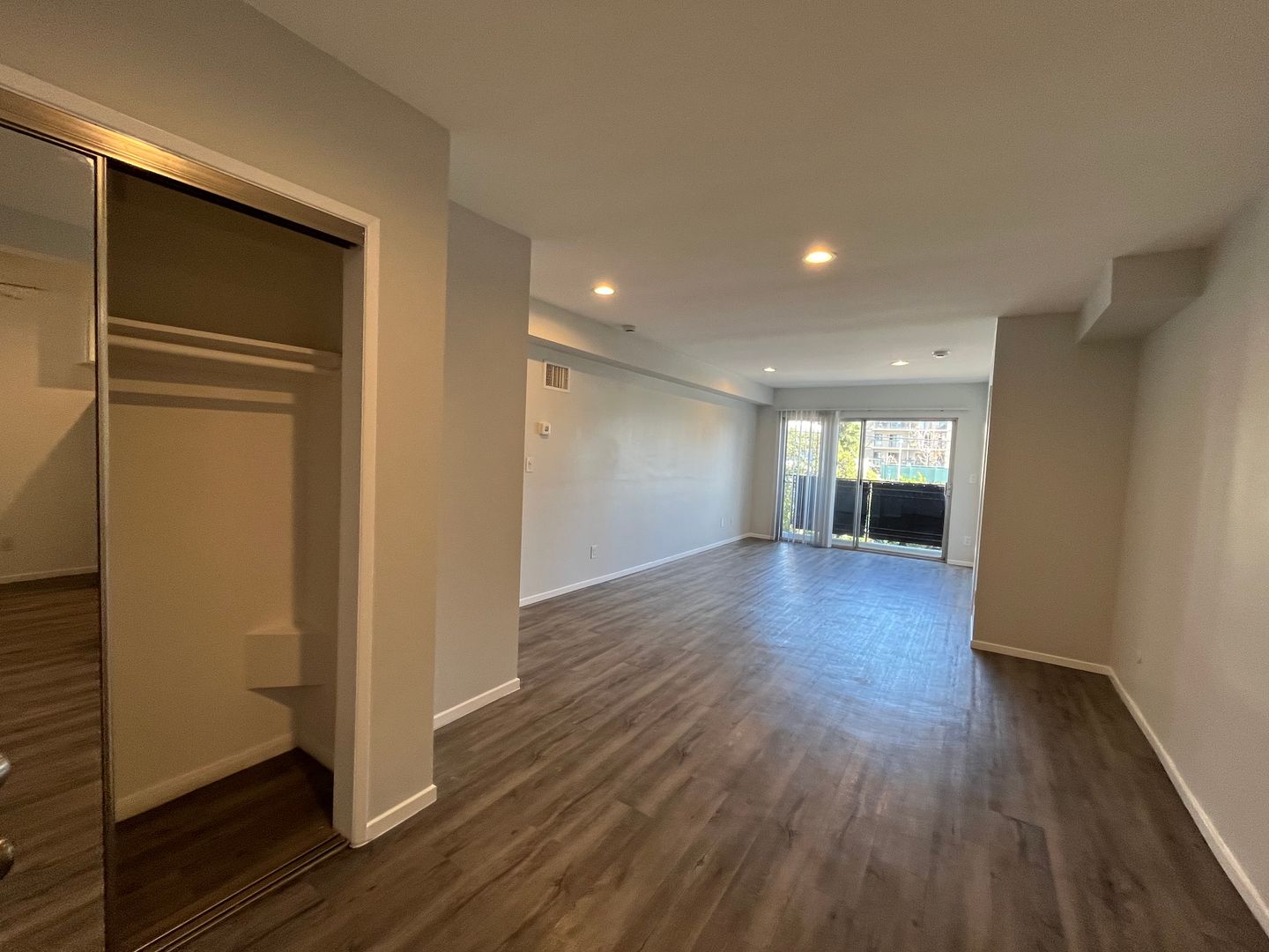 Los Angeles Apartment: 1635 North Martel Avenue