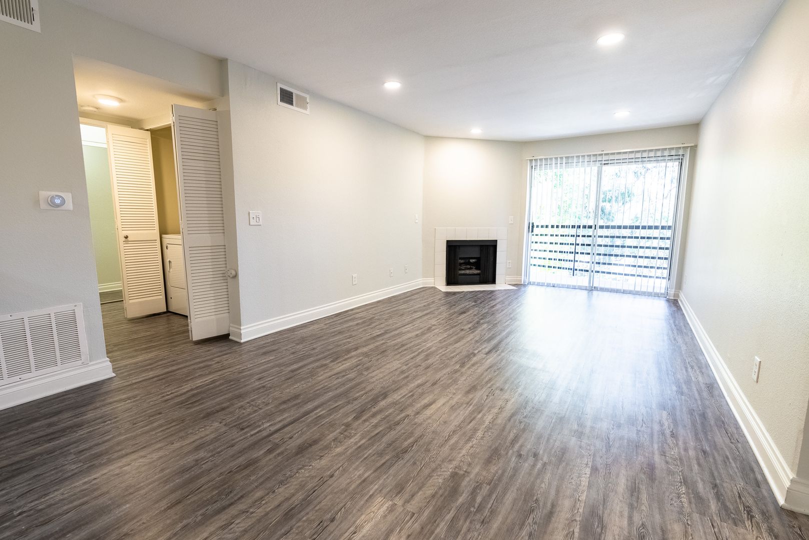 Sherman Oaks Apartment: 14056 Valleyheart