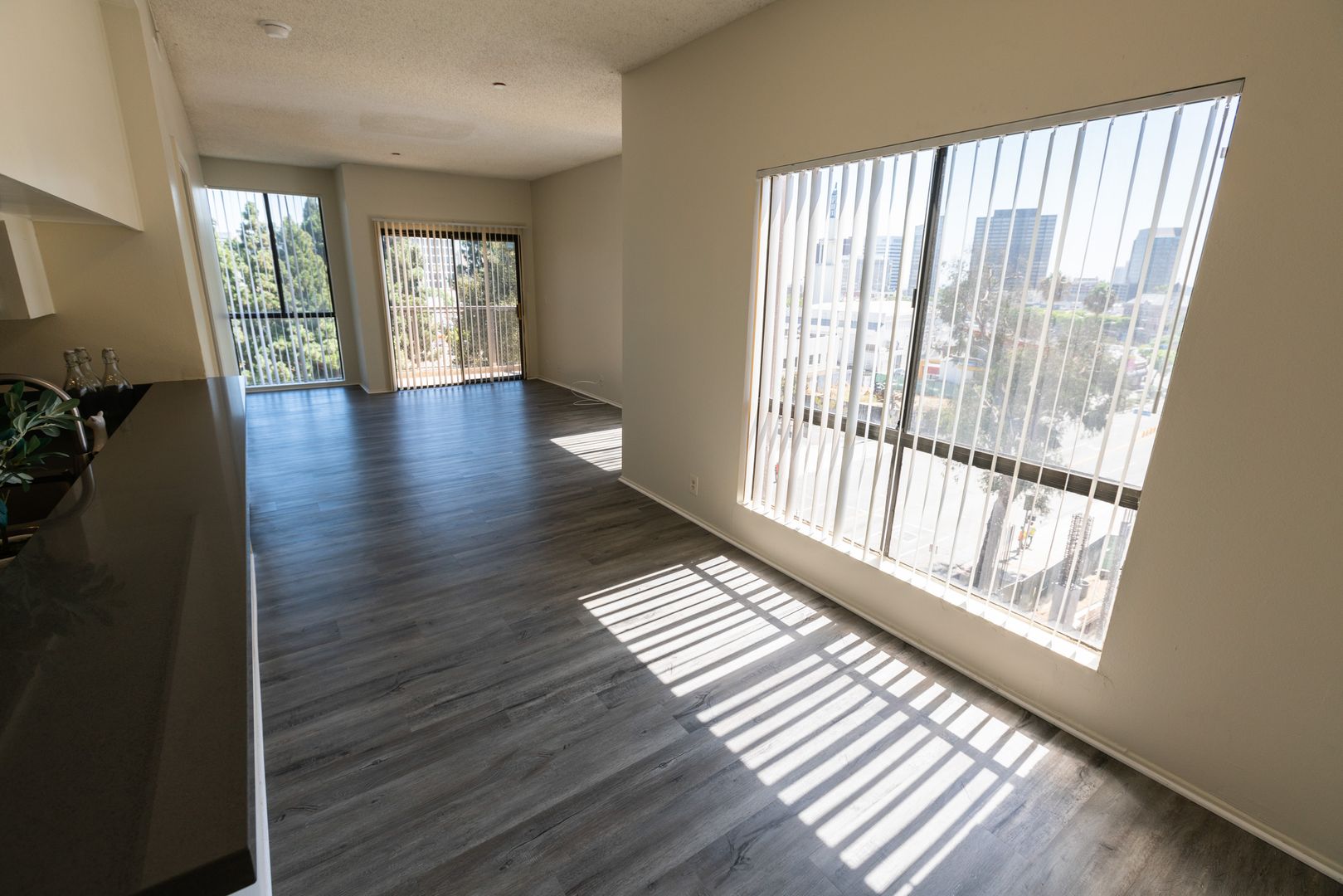 Los Angeles Apartment: 747 Gayley Ave