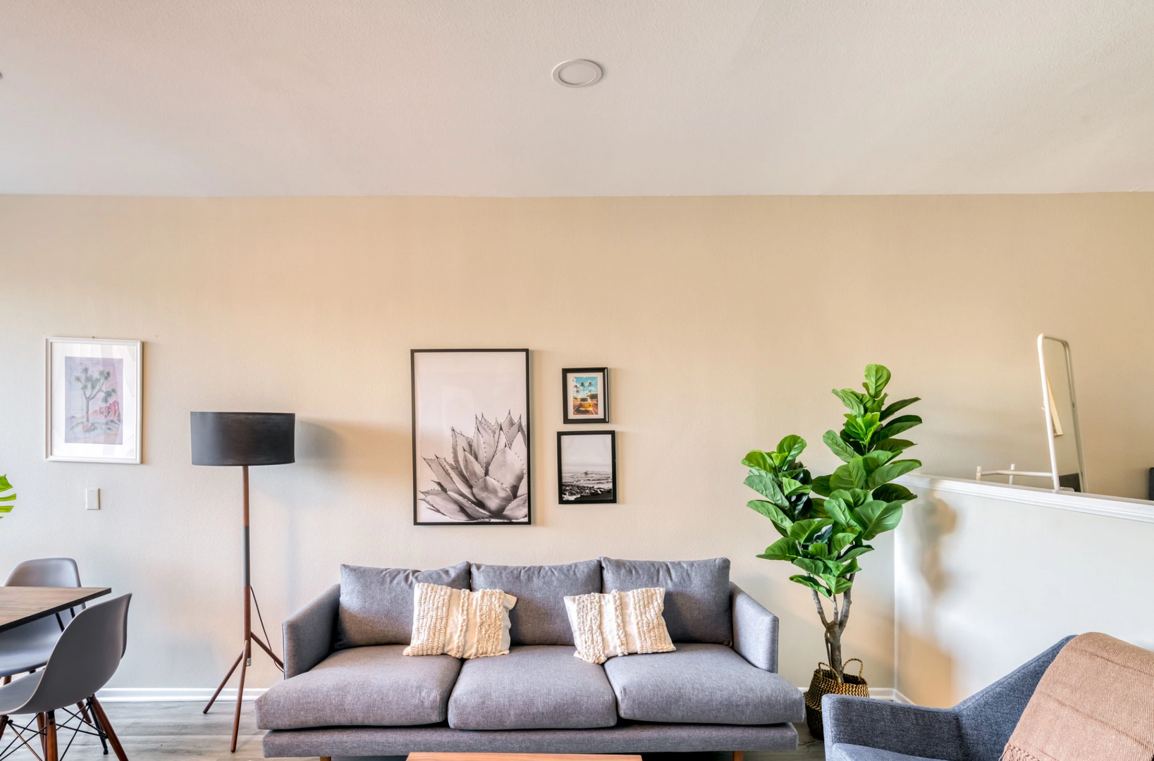 Los Angeles Apartment: 1223 Federal Ave