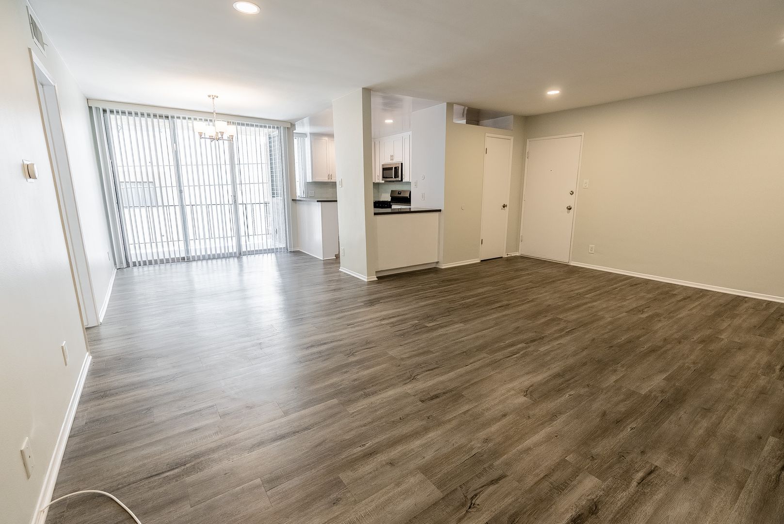 Los Angeles Apartment: 115 N. Wetherly Drive