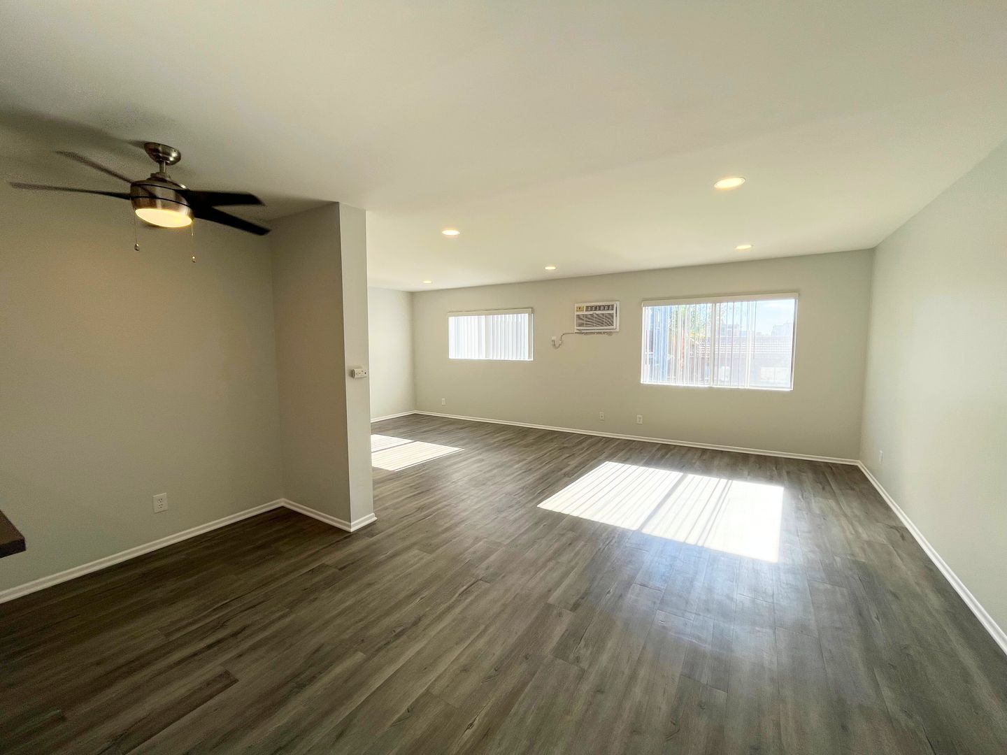 Los Angeles Apartment: 2039 N Las Palmas Ave.