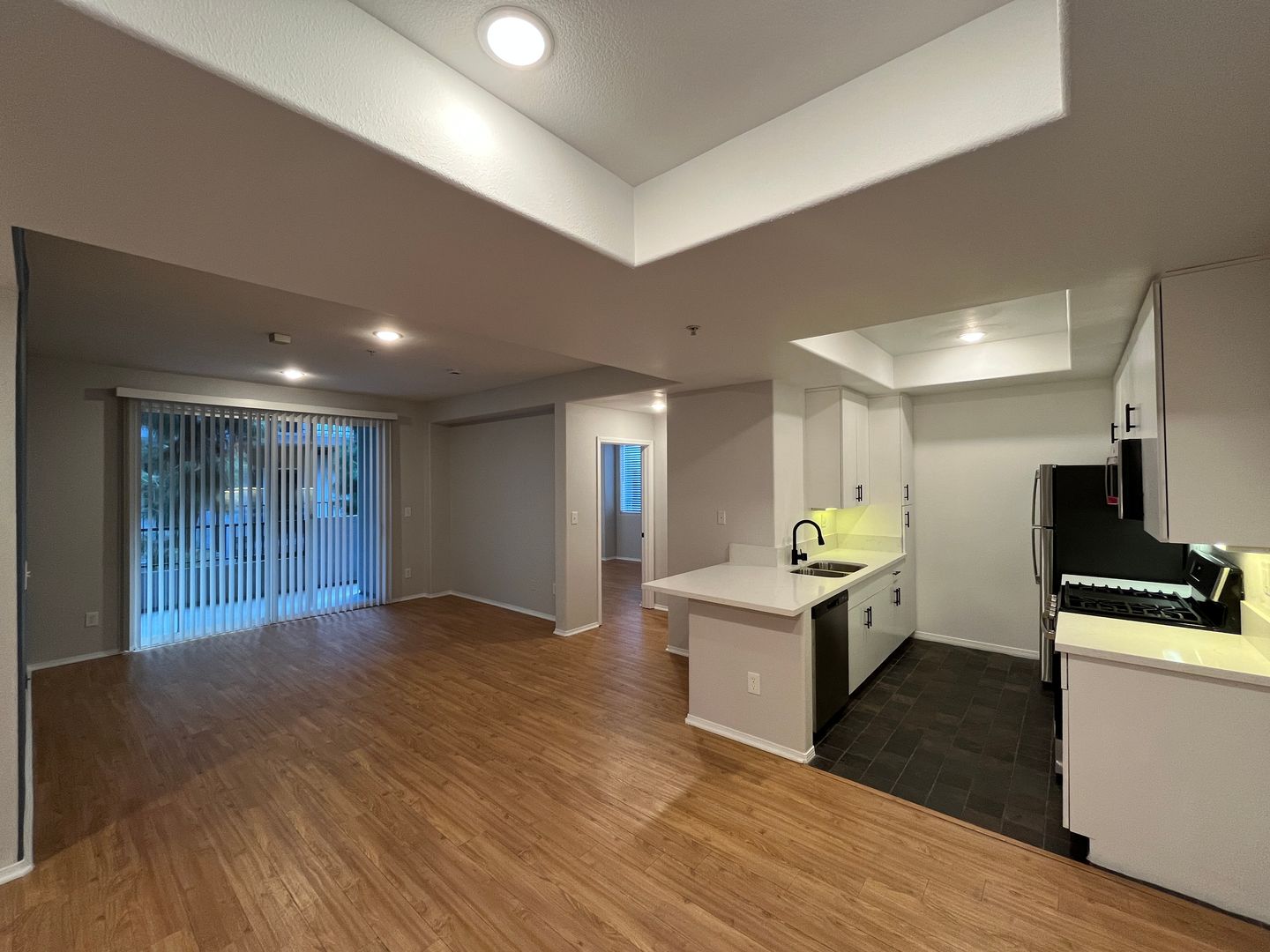 Los Angeles Apartment: 2820 Sawtelle Boulevard