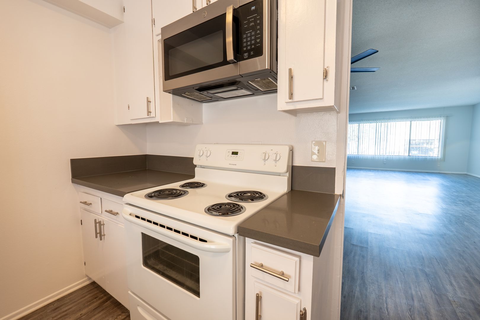 Northridge Apartment: 18411 Vincennes St