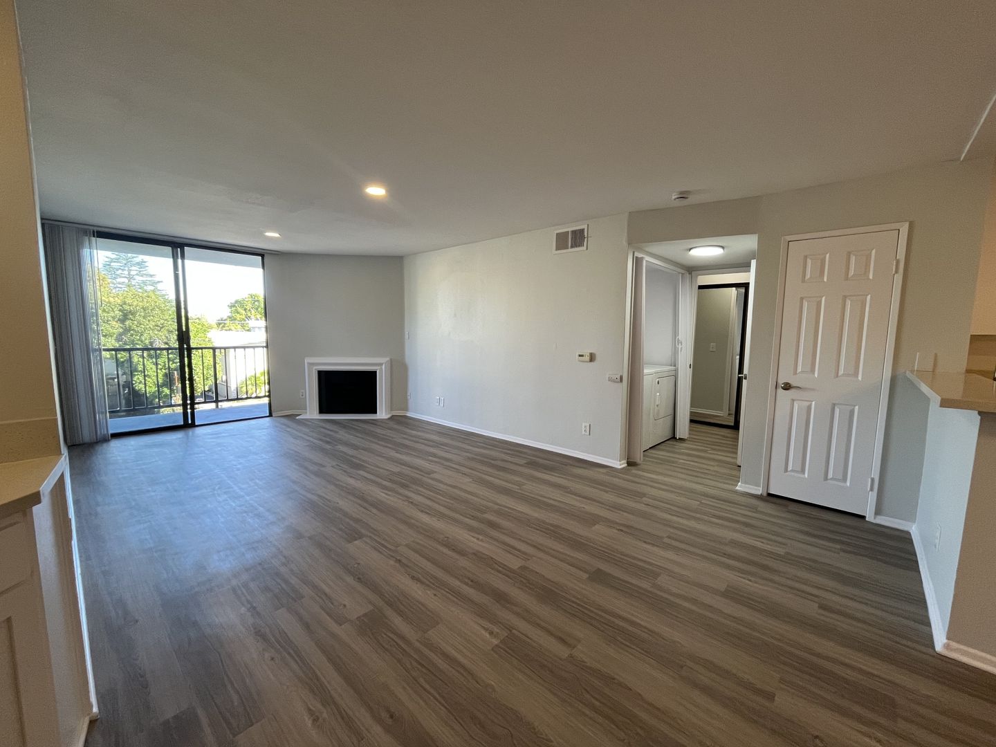 Sherman Oaks Apartment: 5235 Kester Ave.