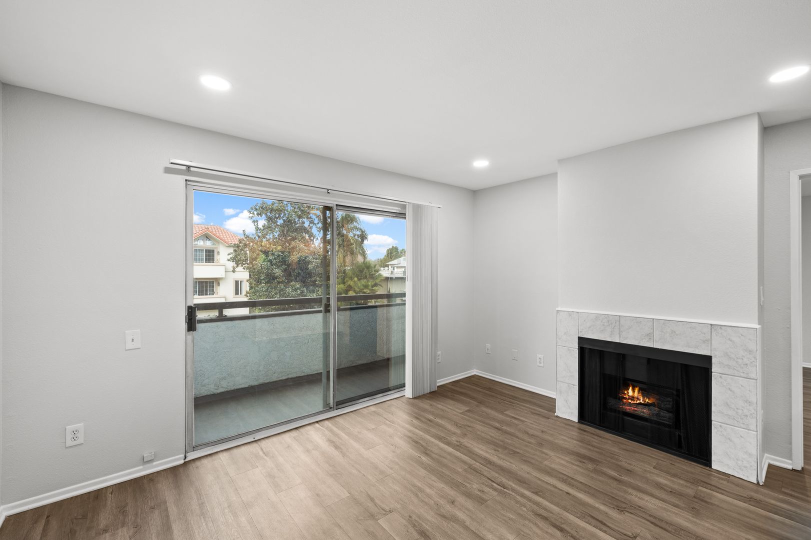 Studio City Apartment: 4432 Coldwater Canyon Ave
