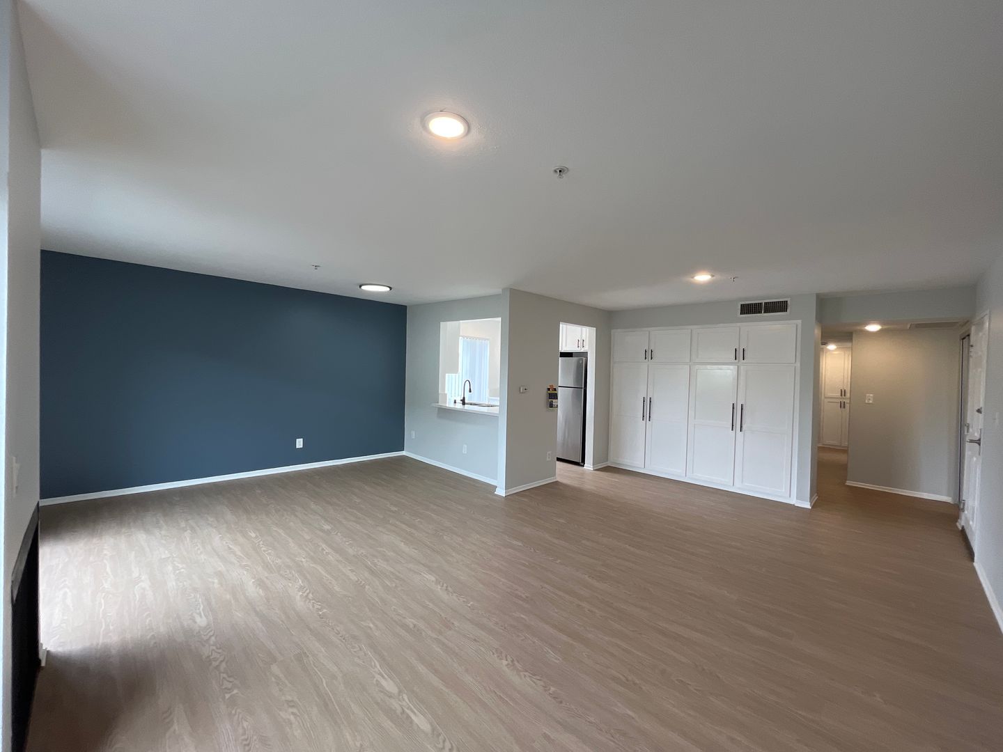 Los Angeles Apartment: 315 South Virgil Avenue