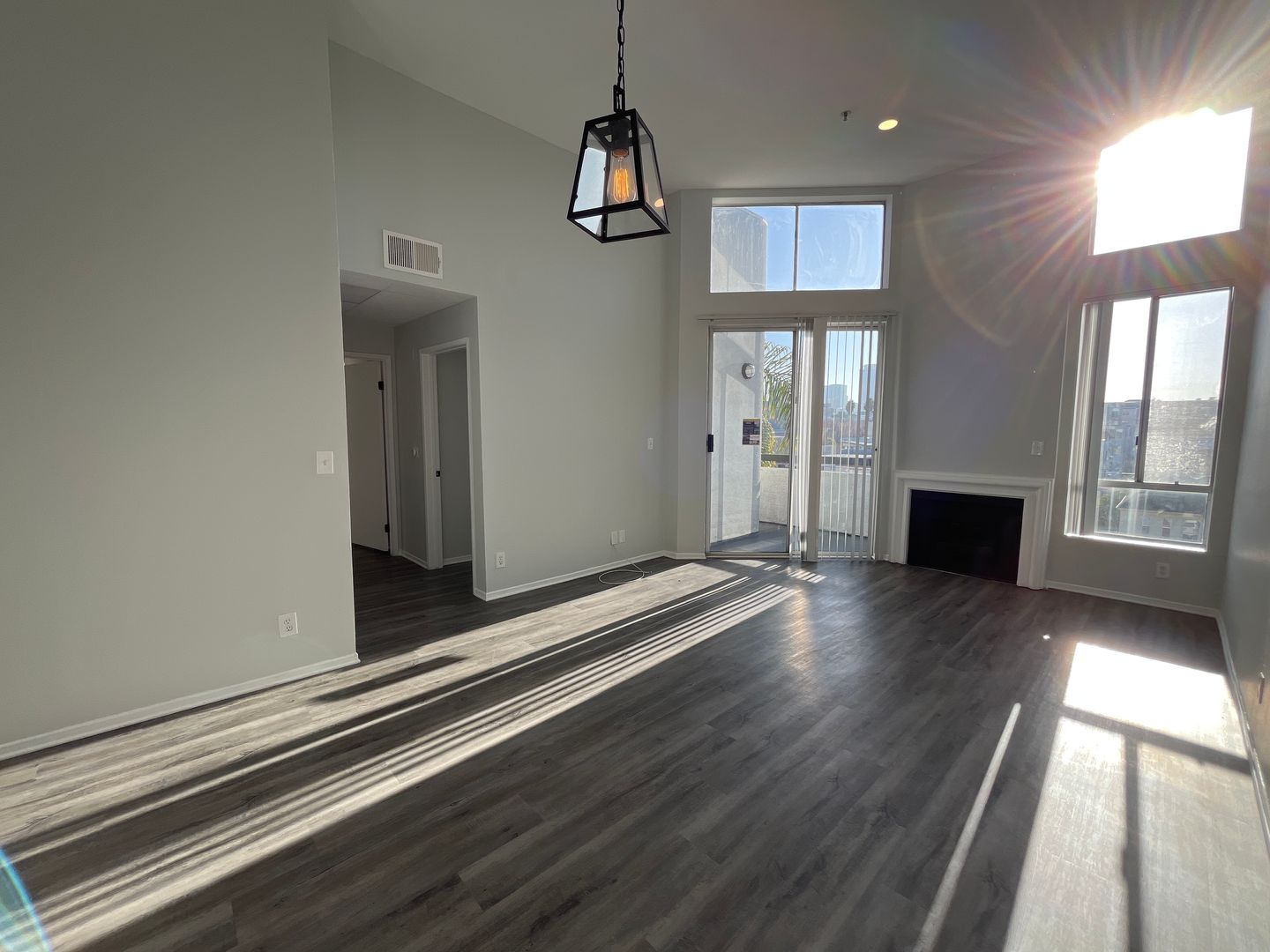 Los Angeles Apartment: 845 S. Kingsley Dr.