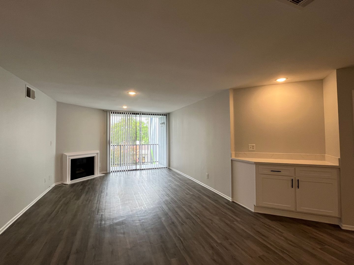 Sherman Oaks Apartment: 5235 Kester Ave.