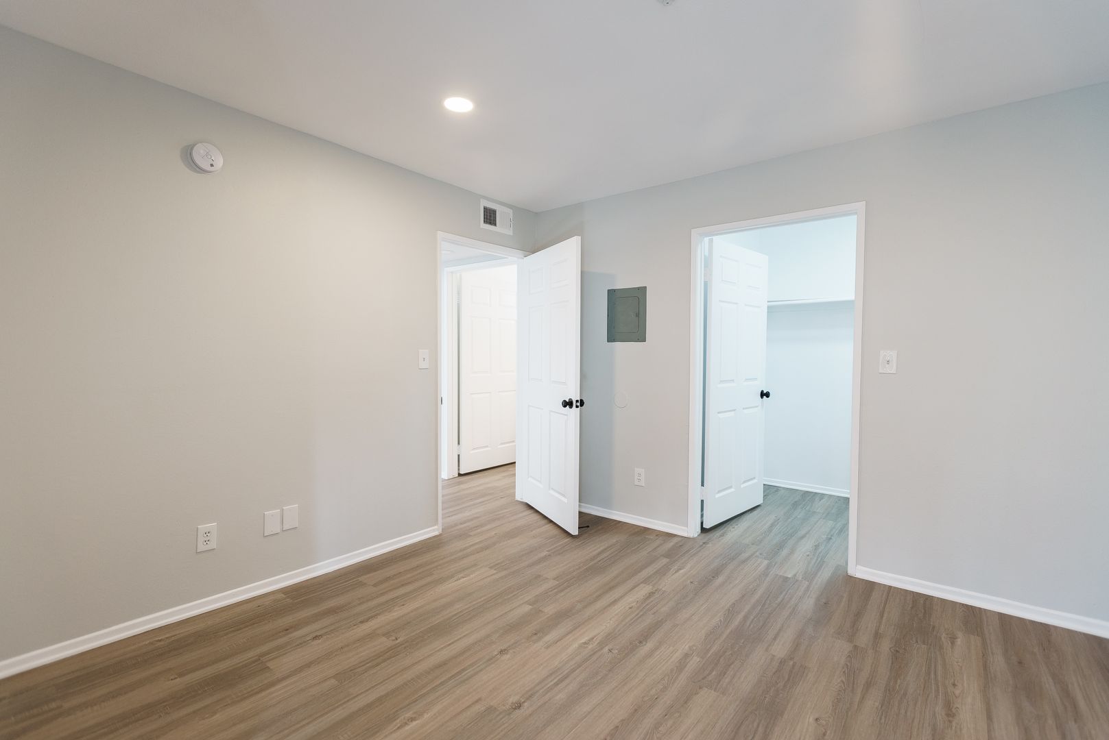 Los Angeles Apartment: 315 South Virgil Avenue