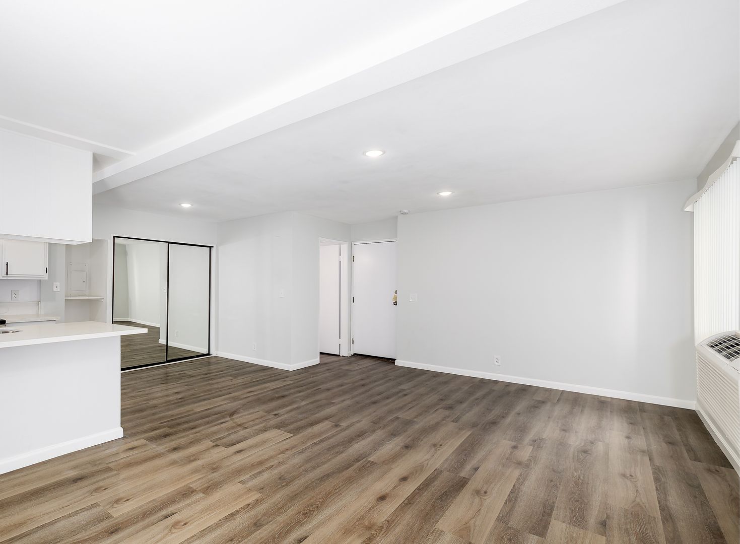 Los Angeles Apartment: 132 S. Clark Drive