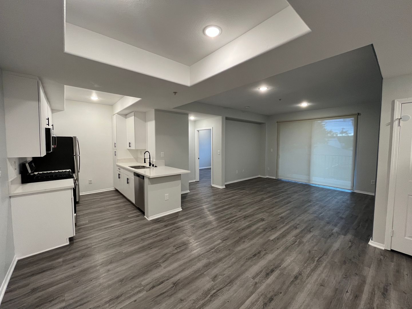 Los Angeles Apartment: 2820 Sawtelle Boulevard