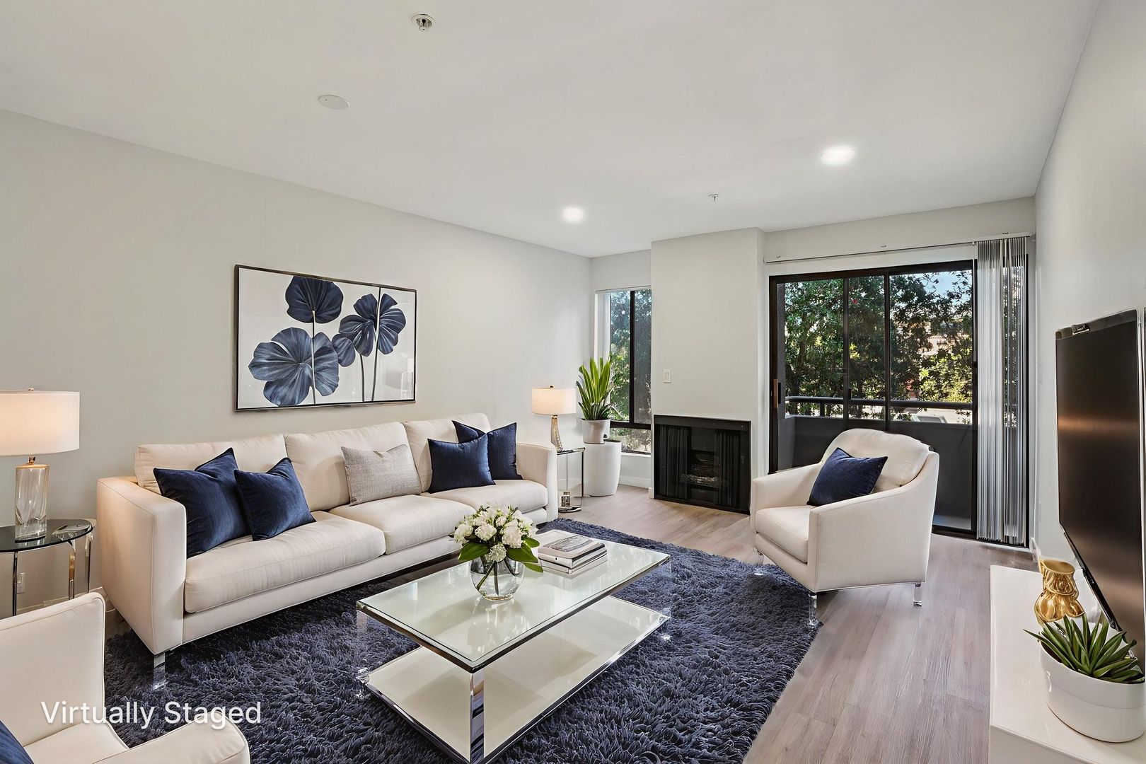 Los Angeles Apartment: 315 South Virgil Avenue