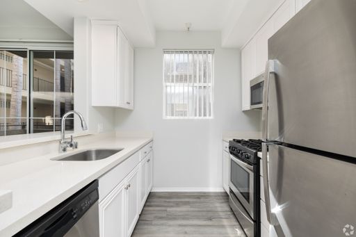 2225 Beverly Glen - Gorgeous, fully renovated building located in West Los Angeles – photo 1