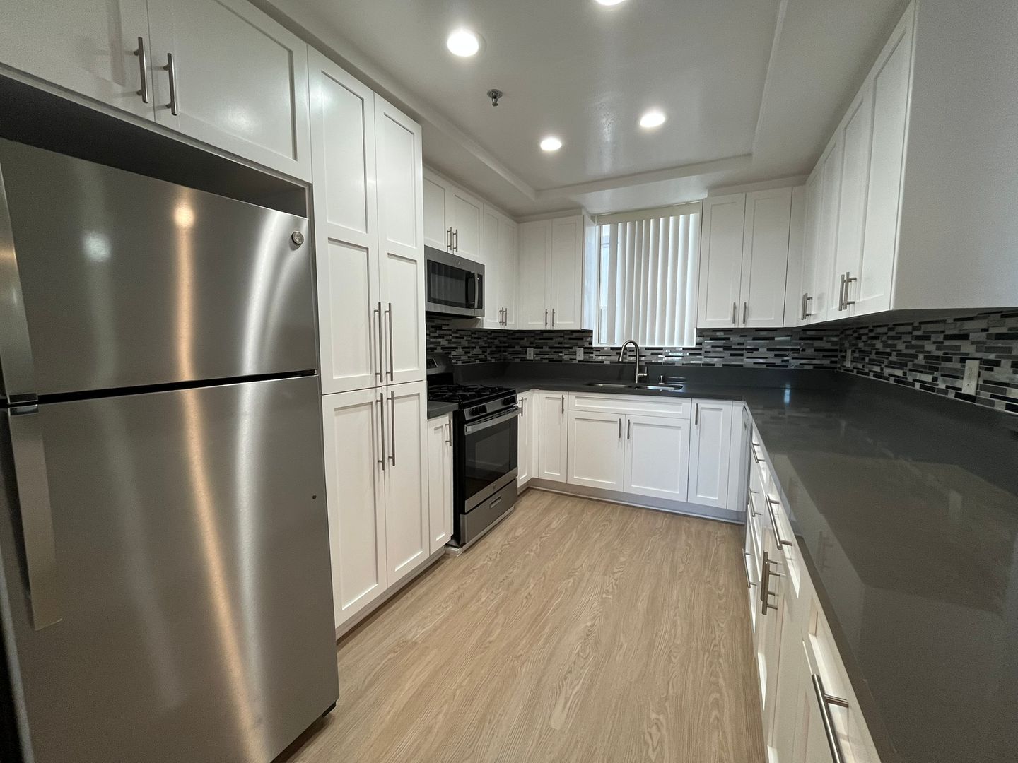 Sherman Oaks Apartment: 4532 Murietta Ave.