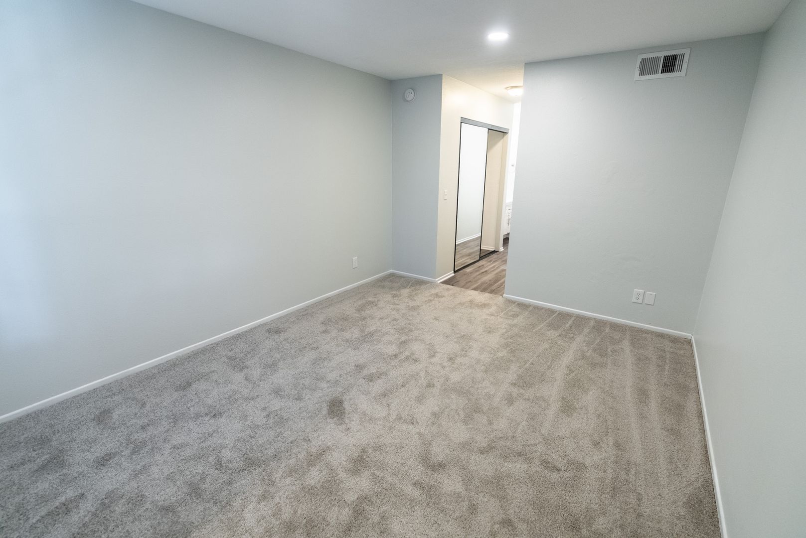 Sherman Oaks Apartment: 5235 Kester Ave.