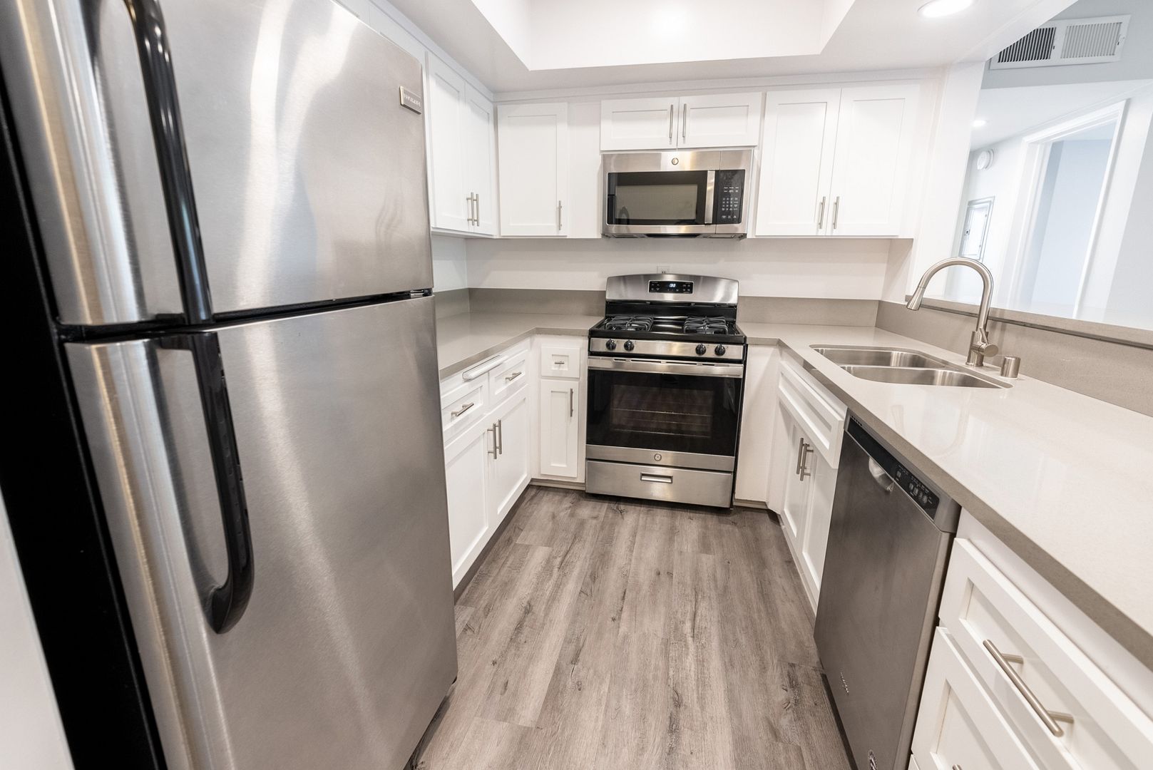 Los Angeles Apartment: 312 S. Willaman Drive