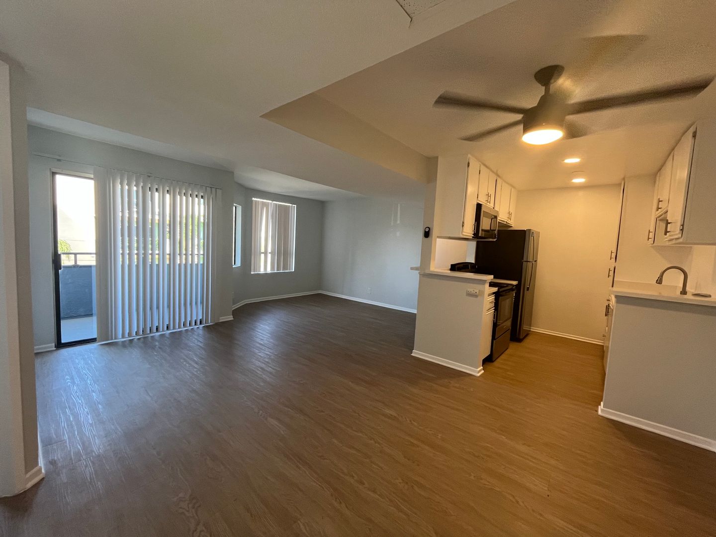 Van Nuys Apartment: 6310 Sylmar Ave