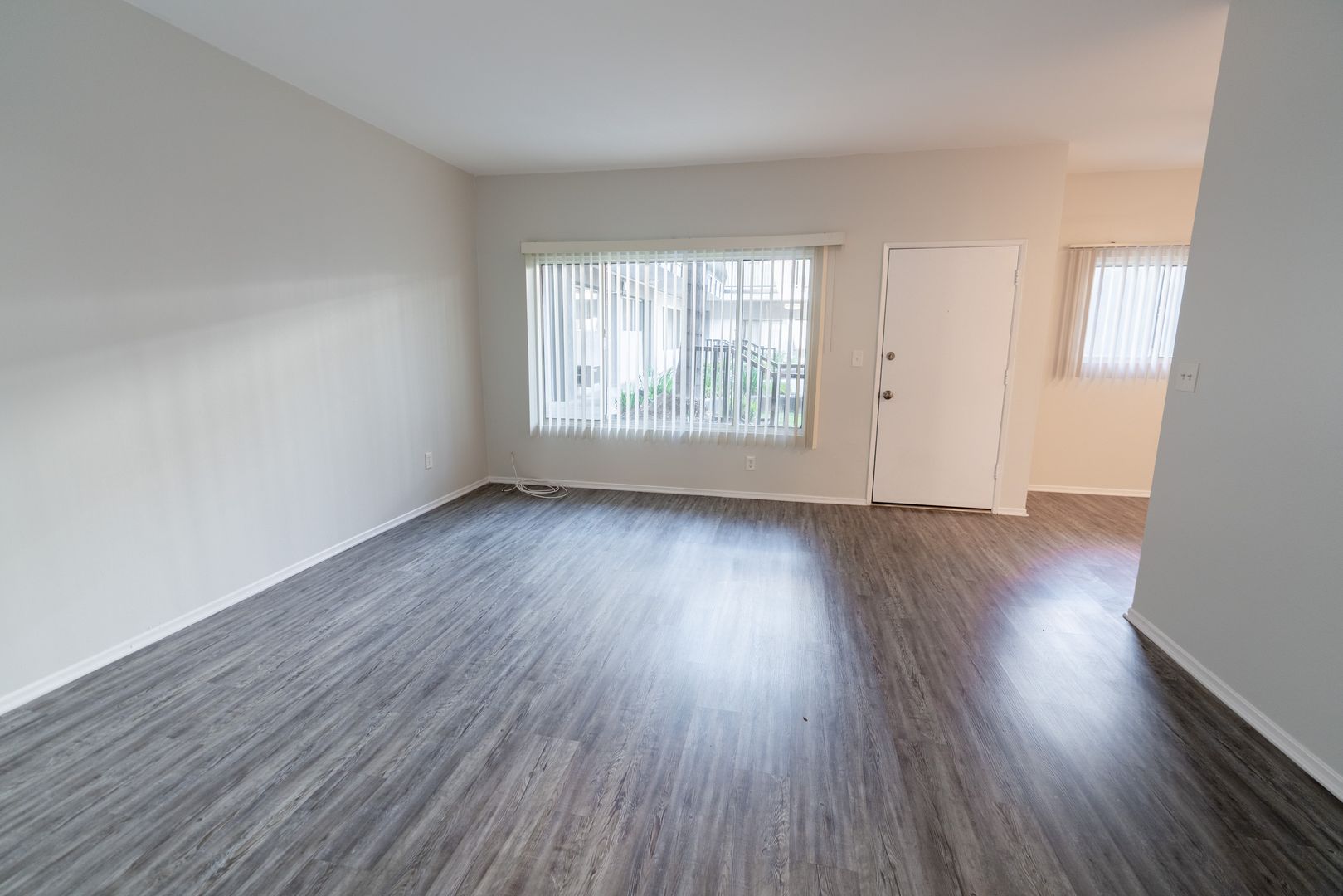 Northridge Apartment: 18411 Vincennes St